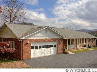 39 Beaumont Dr Hendersonville NC 28739 Zillow