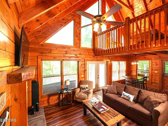 4th image of 556 Wildwood Forest Way