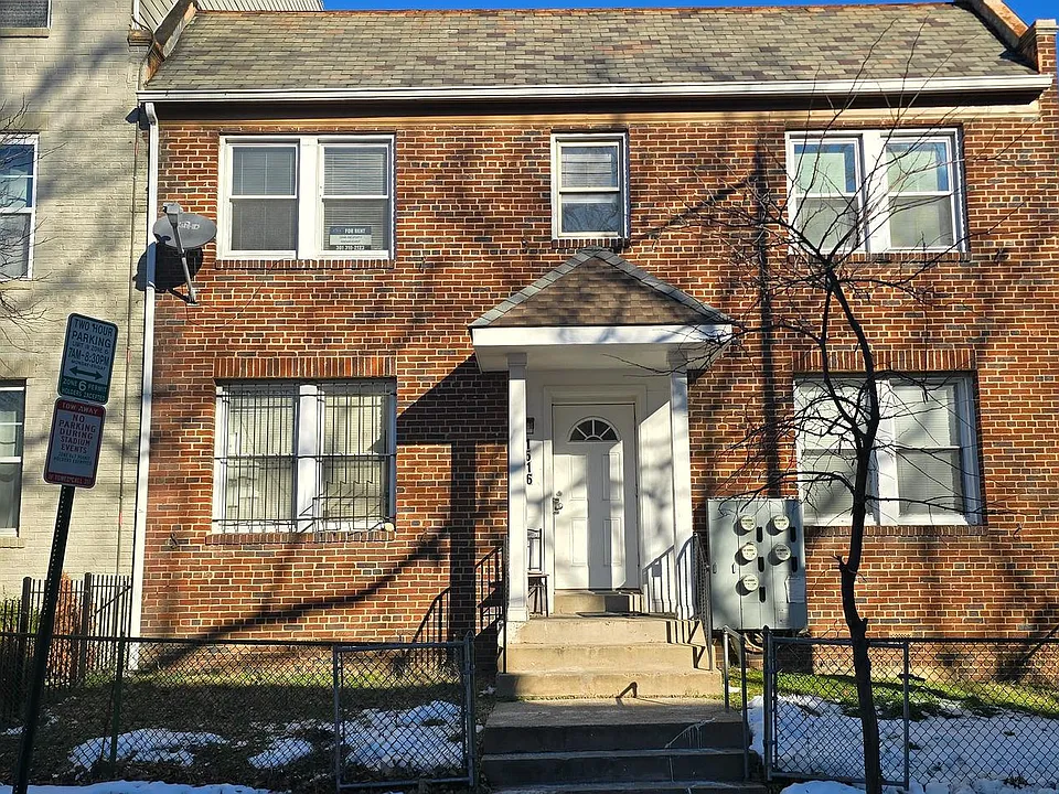 1516 F St NE #3