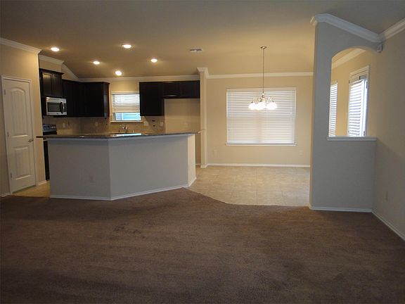 3rd image of 5690 Colchester Dr