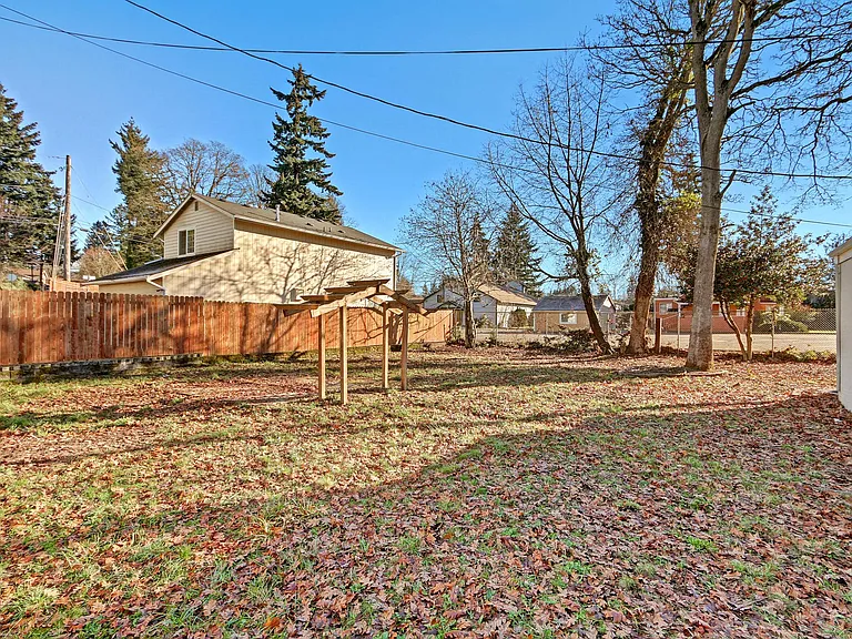 10625 Broadway Ave S — Photo 16