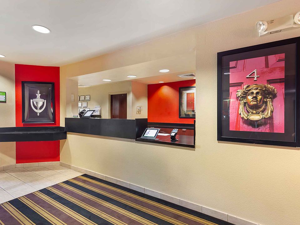 Lobby and Guest Check-in