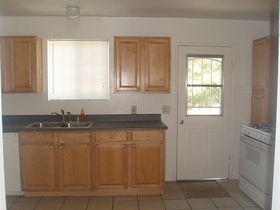5th image of 7886 Fairfax Dr