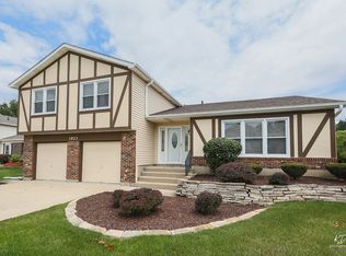 1923 Chippendale Ln, Glendale Heights, IL 60139
