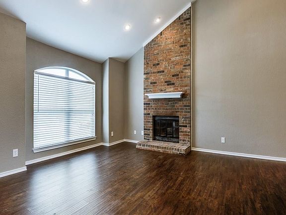 5th image of 315 Creekmeadow Ln