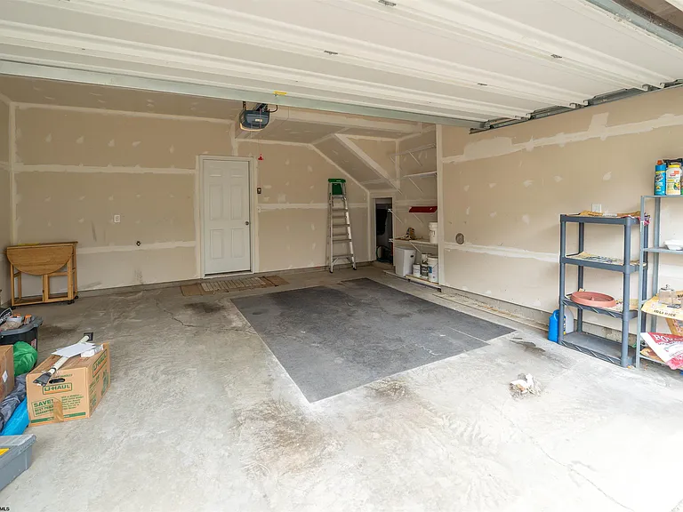 3313 Sun Ct — Photo 36