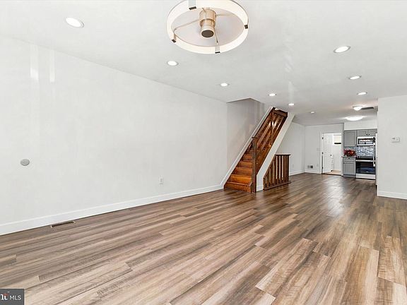 3rd image of 601 Watkins St