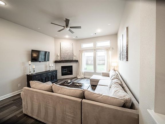 2nd image of 2506 War Admiral St