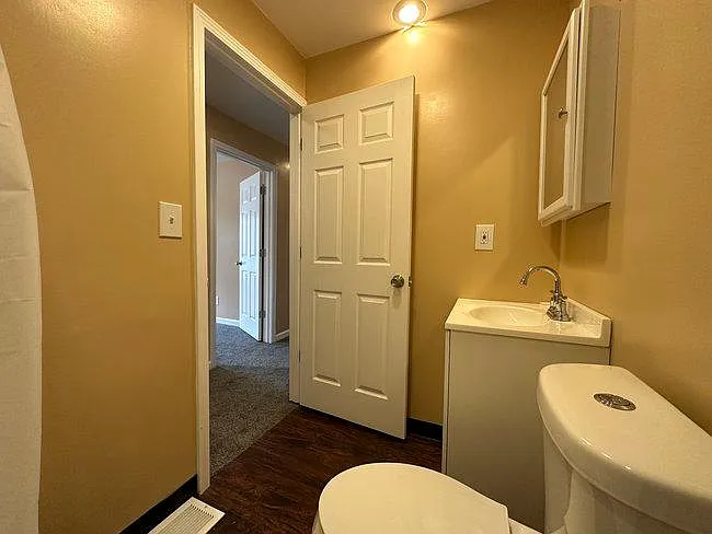 697 Allyn St — Photo 13