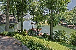 1st image of 774 Lakemount Dr