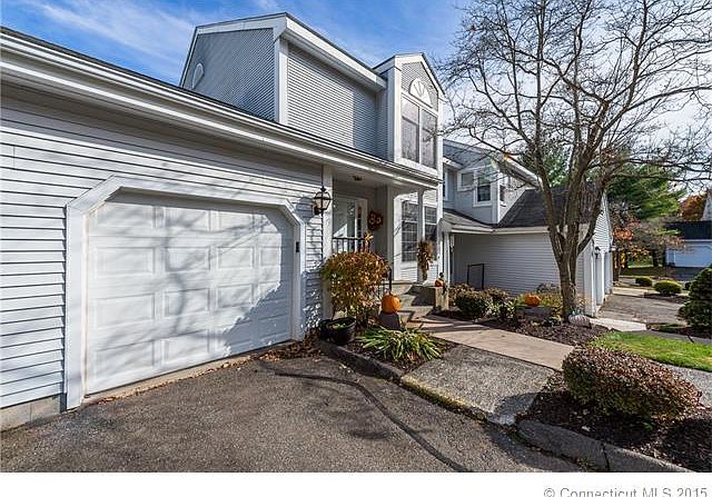 1st image of 103 Blue Grass Ct