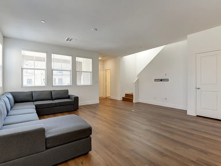 2875 Starling Summit St — Photo 7