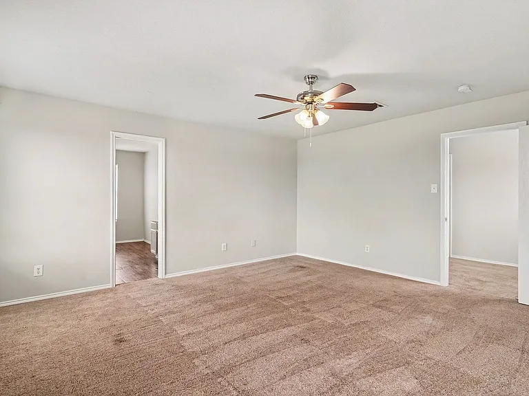 1733 Vineridge Ln — Photo 14