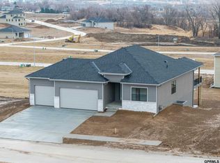 12421 S 89th Ave, Papillion, NE 68046