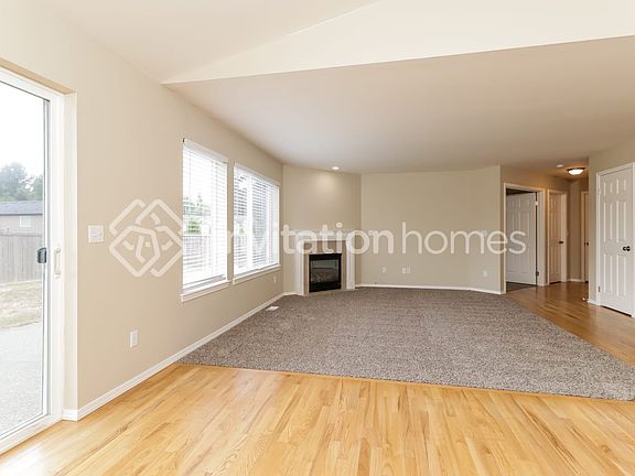 4th image of 8922 191st St E