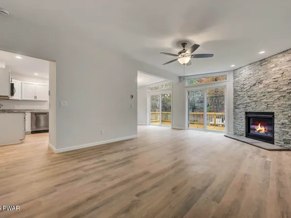 1081 Lakeland Dr, Lake Ariel, PA 18436