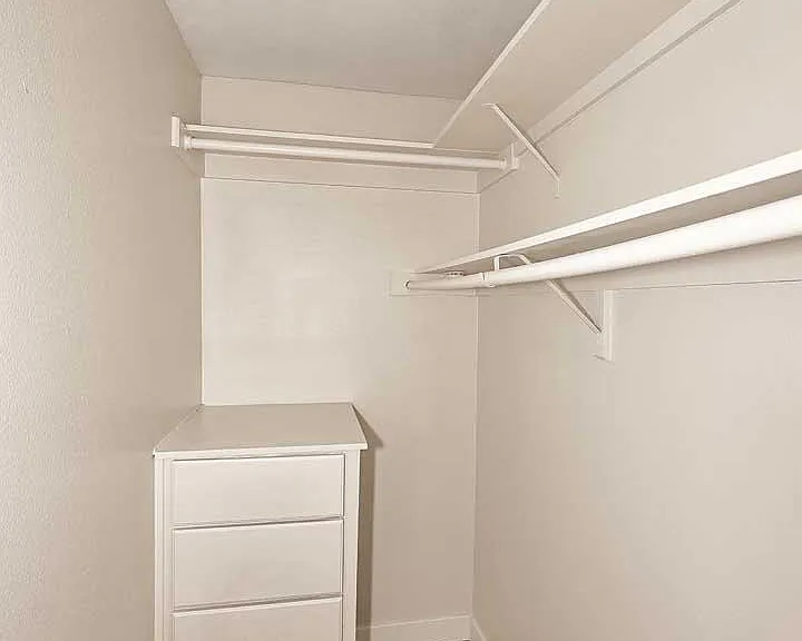 4111 N 87th Pl — Photo 33