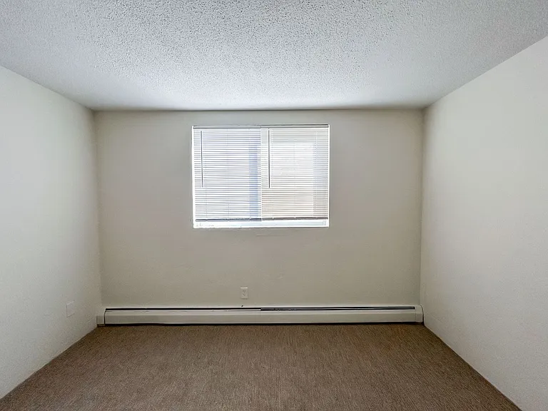 2641 Garfield Ave S — Photo 9