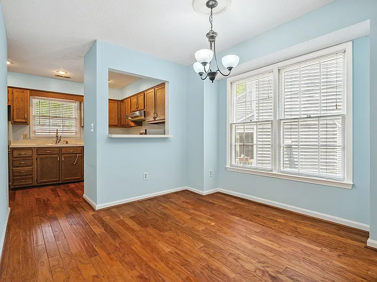 128 Shady Spring Pl — Photo 6