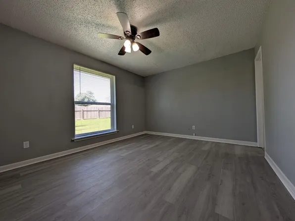 2113 S Sugar Ridge Dr, La Place, LA 70068