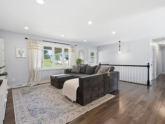 2nd image of 5153 Sun Valley Dr