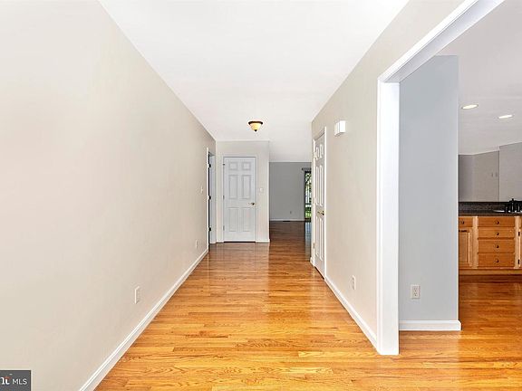 4th image of 17409 W Washington St