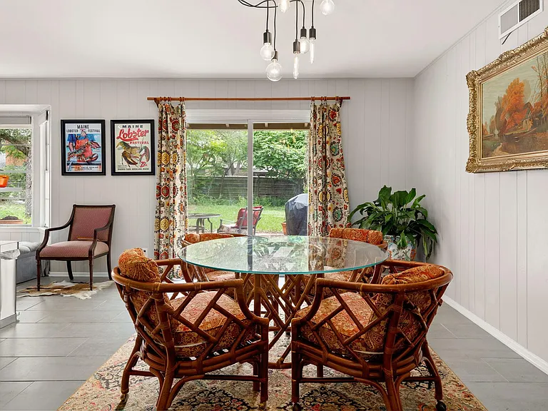 2823 Old Moss Rd — Photo 4