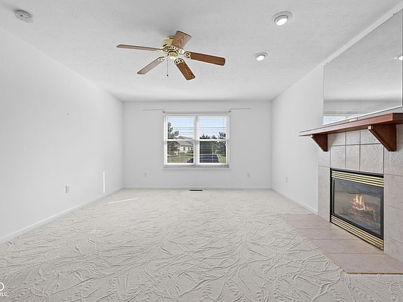 4th image of 1641 Grindstone Way
