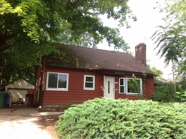 2nd image of 3445 NE Simpson St