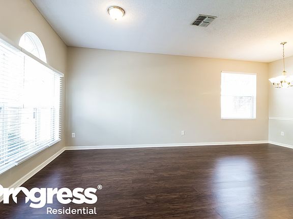 2nd image of 1860 Emerald Green Cir