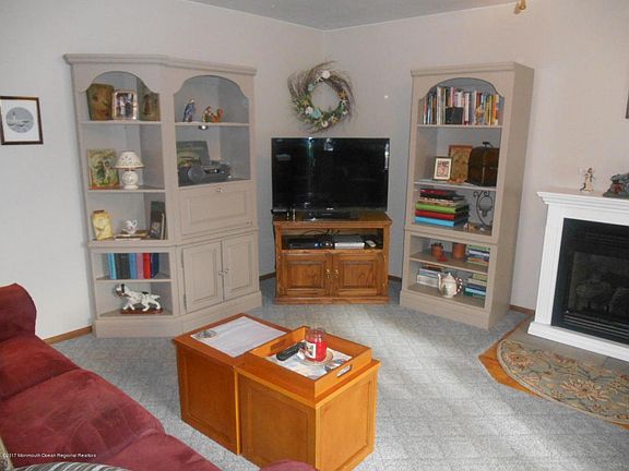 3rd image of 533 Morris Blvd