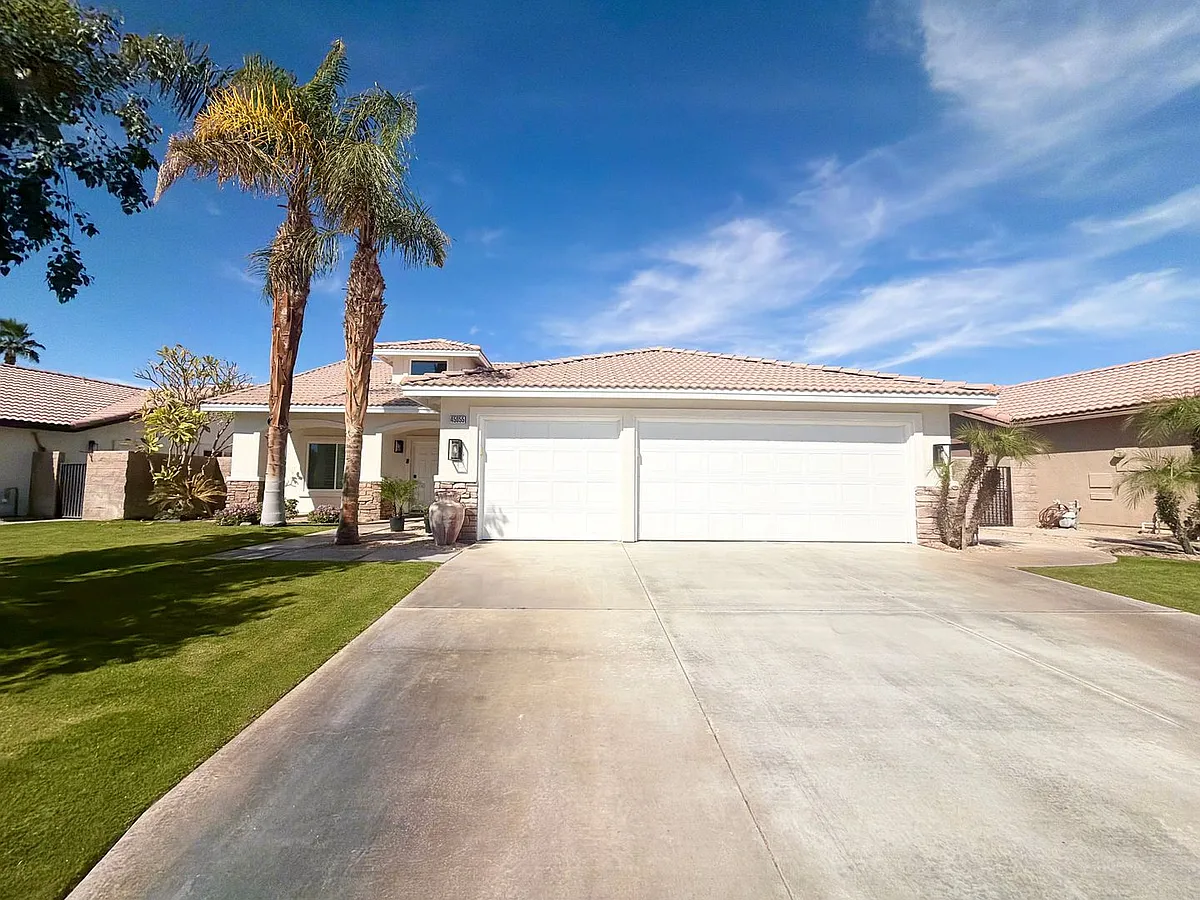 Building Photo - 45055 Coldbrook Ln
