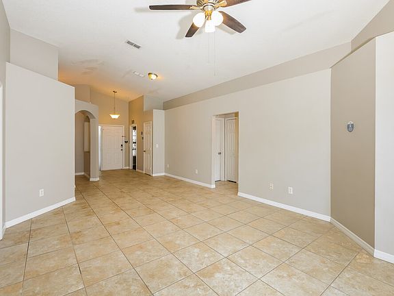 5th image of 2317 Hickory Pine St