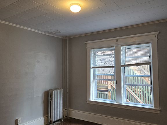 4th image of 236 Locust St #2R