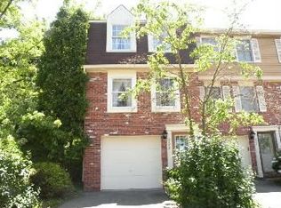 300 Quail Run Rd, Venetia, PA 15367