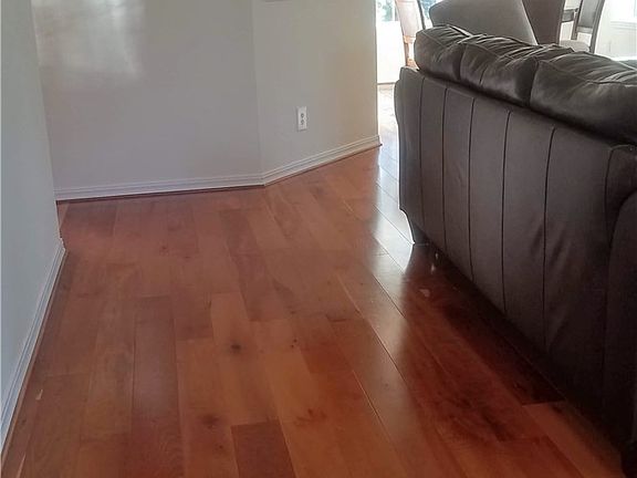 4th image of 1230 NE Forest Rock Ln