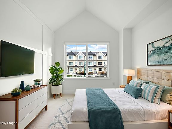 4th image of 720 Robinson St #254