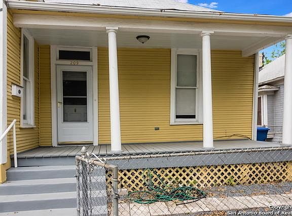 4th image of 209 Mason St