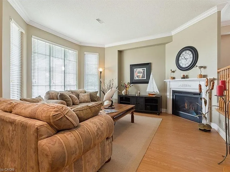 442 Maple Ave #Townhouse 1-1 — Photo 5