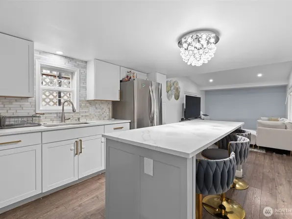 23708 Locust Way #23, Bothell, WA 98021