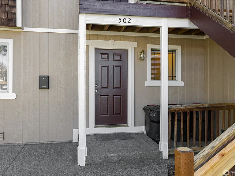 502 E River Ave #B — Photo 7