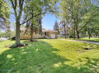 345 S Kenilworth Ave, Glen Ellyn, IL 60137