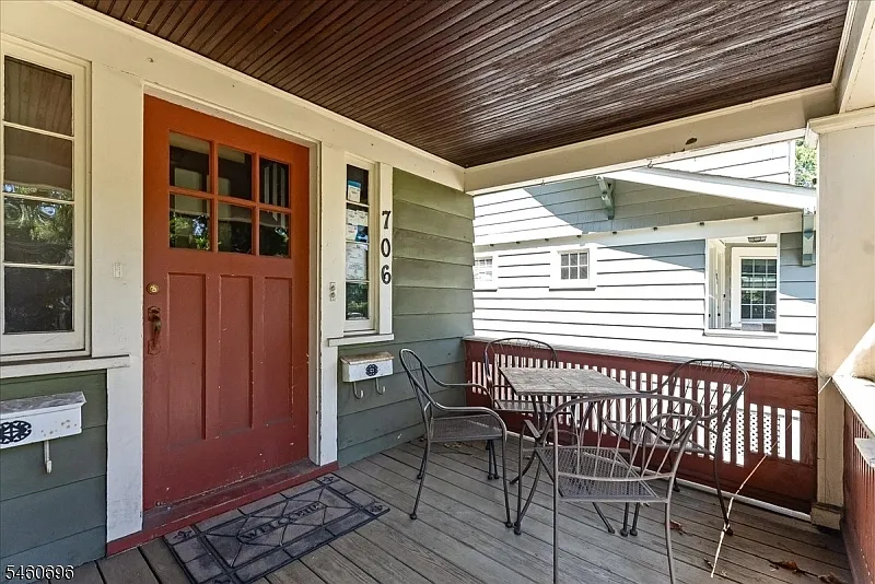 4 bed, 2.5 bath, $4,900 — Photo 2