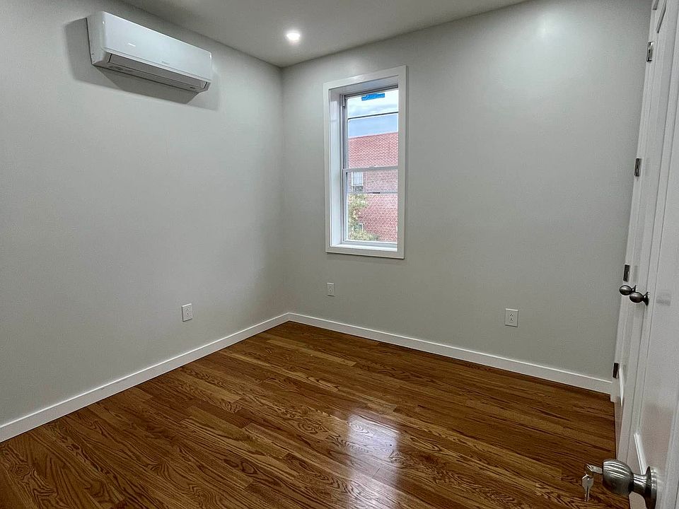 2nd image of 306 Parkville Ave #2F