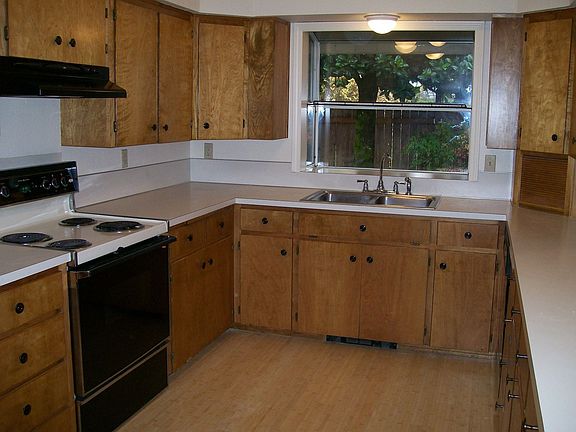 Spacious Kitchen