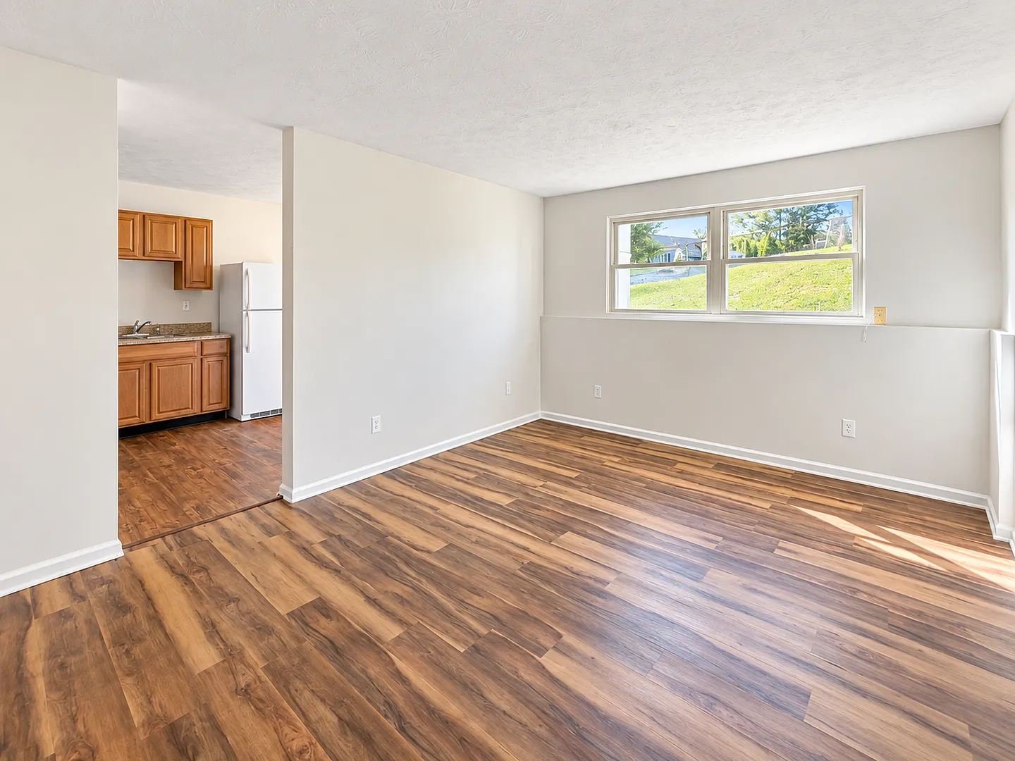 Apartment for Rent — Photo 2