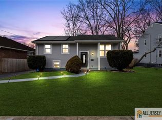 811 Coolidge Ave, Woodbridge, NJ 07095
