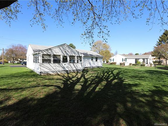 4th image of 17 Stark Dr