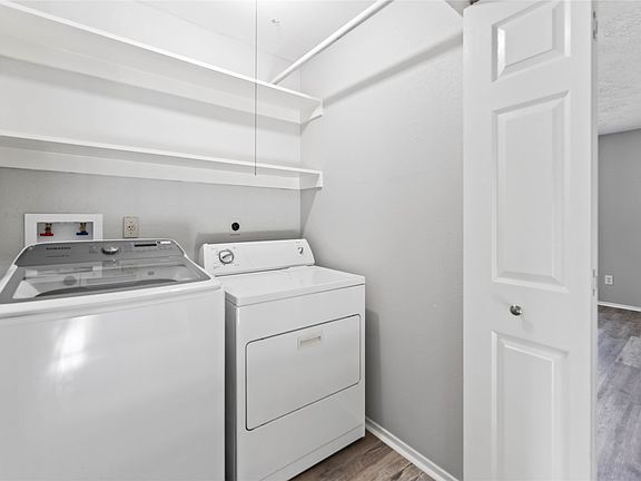 4th image of 703 Brookford Dr #703