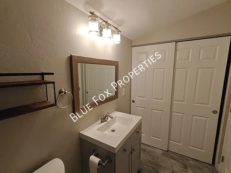 619 S Highland Ave — Photo 51